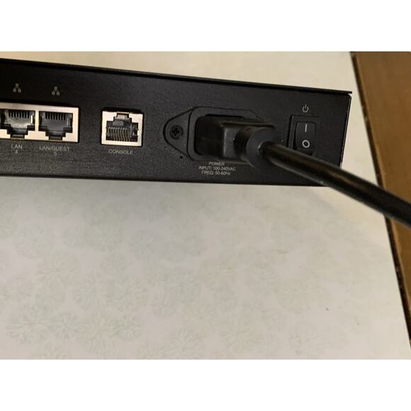 Pakedge Device and Software RK-1 Multi Media Router LAN Port Rack Ears Included - Picture 7 of 8